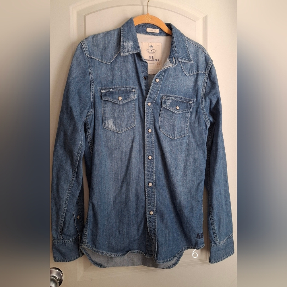 AMERICAN EAGLE OUTFITTERS womens CLASSIC DENIM BUTTON SHIRT Sz S